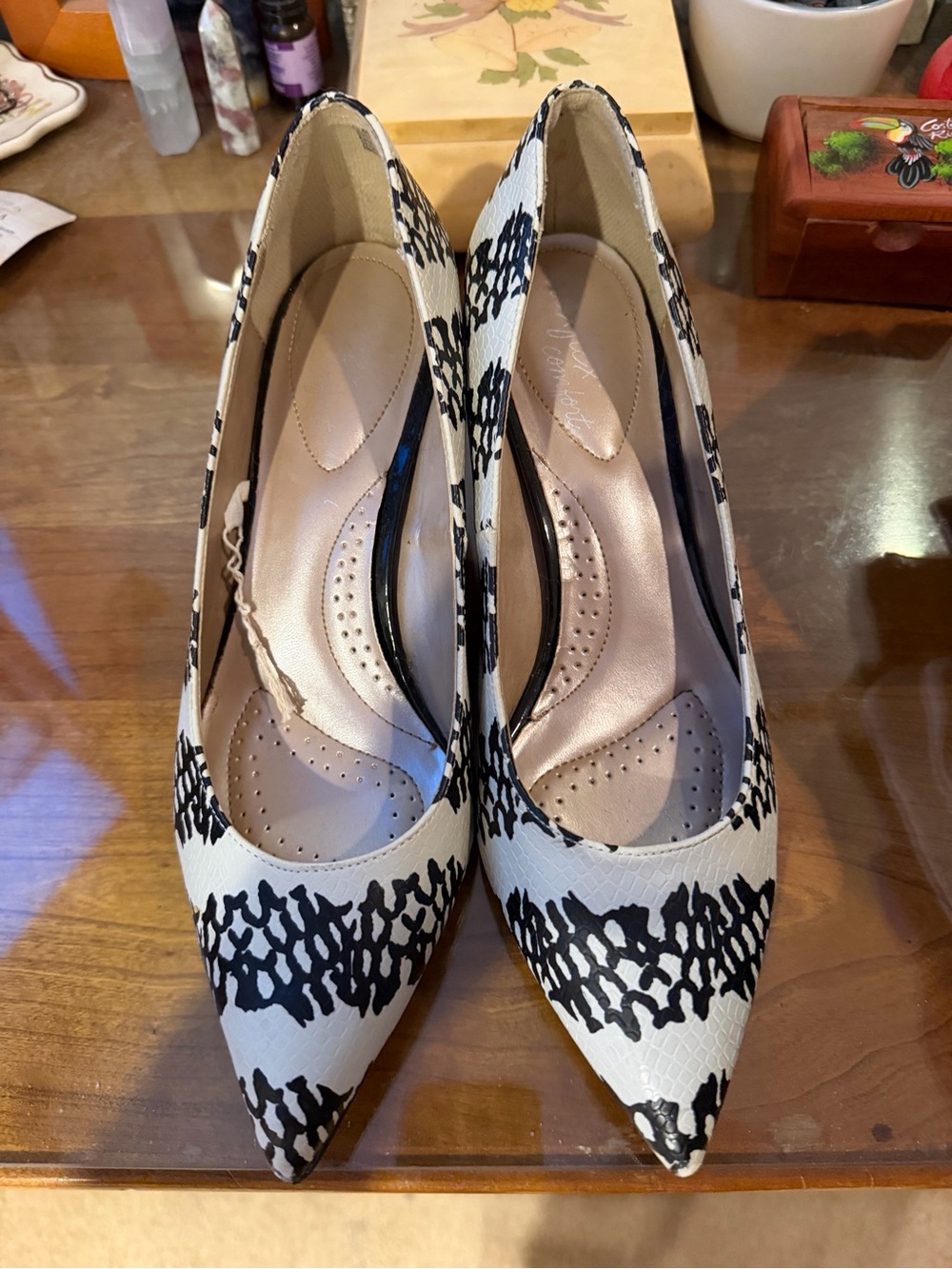 dexflex comfort Black and White Pointed-Toe Patterned Pumps